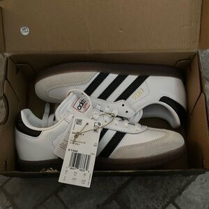 NWT boys size 3 adidas sambas.
